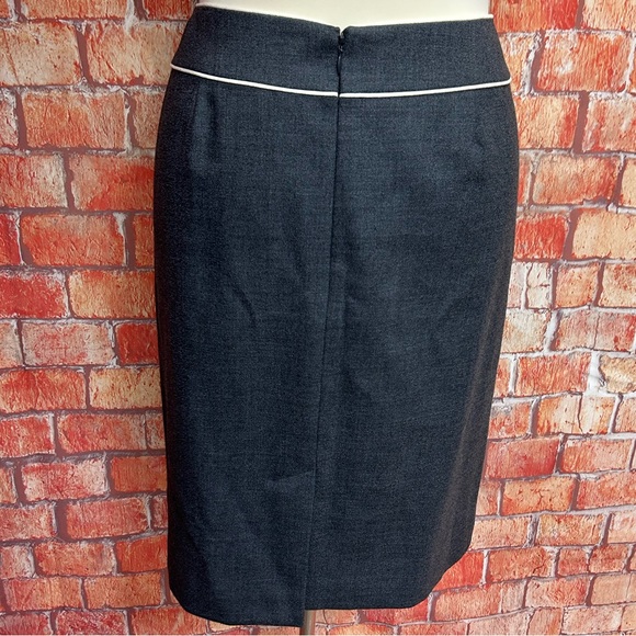 Amanda Smith Wool Pencil Skiry - Picture 4 of 9